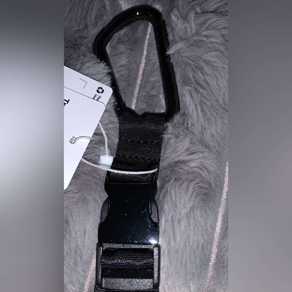 Lululemon True Connection Keychain - Picture 4 of 5